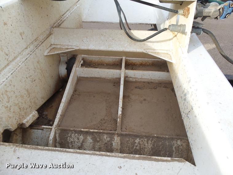 image for item DB1874 2007 Castleton bottom dump trailer