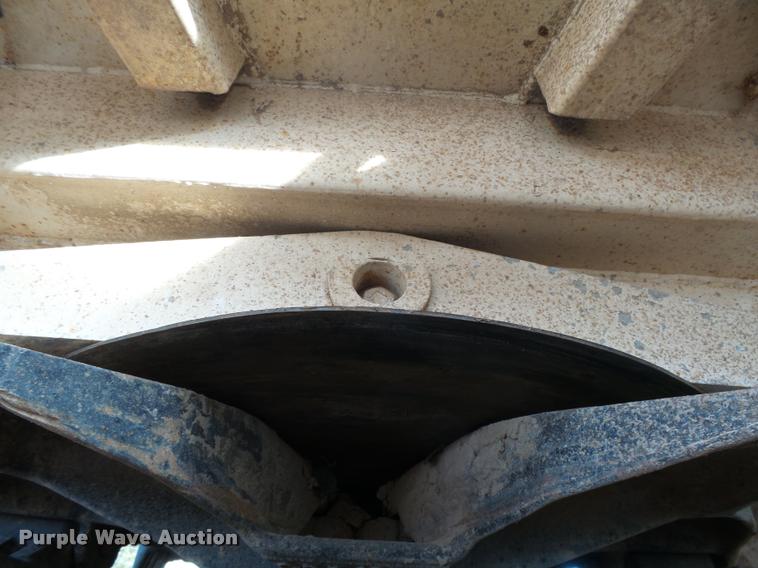 image for item DB1874 2007 Castleton bottom dump trailer