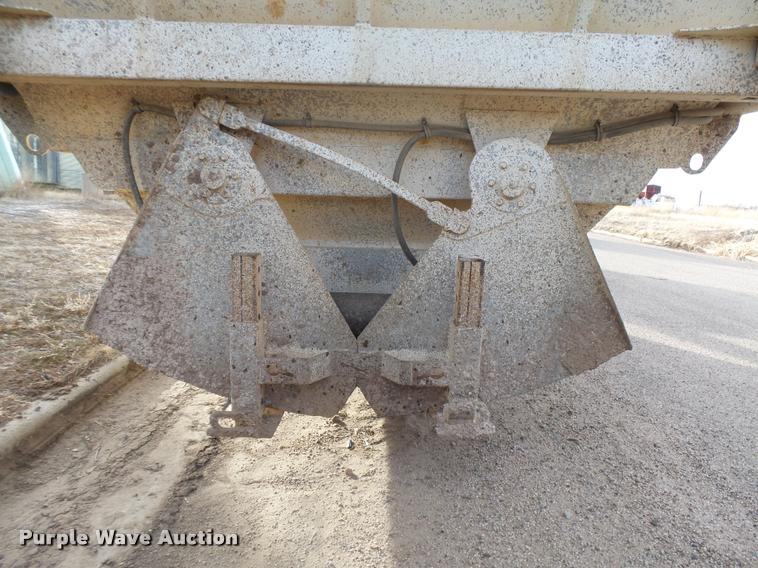 image for item DB1874 2007 Castleton bottom dump trailer