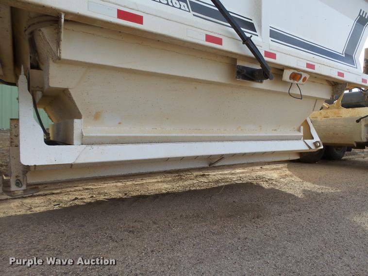image for item DB1874 2007 Castleton bottom dump trailer
