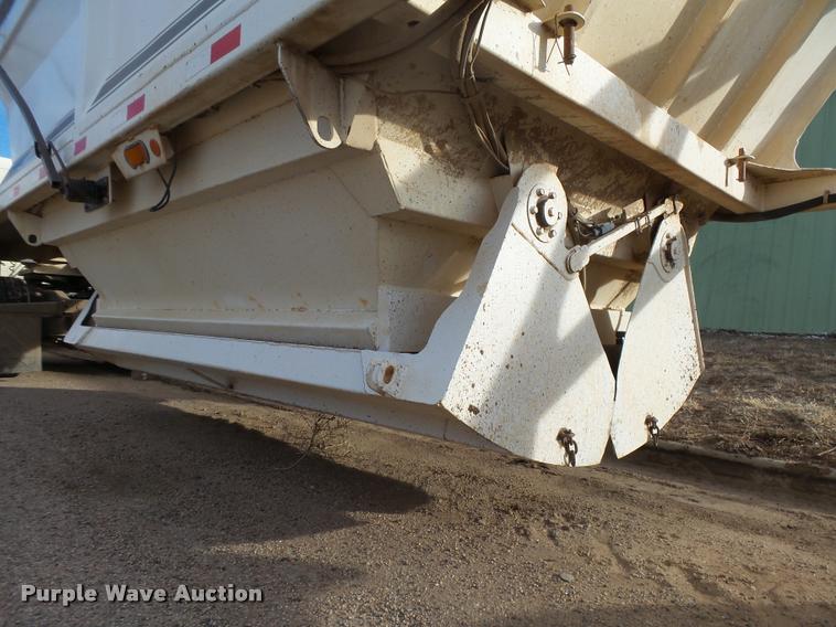 image for item DB1874 2007 Castleton bottom dump trailer