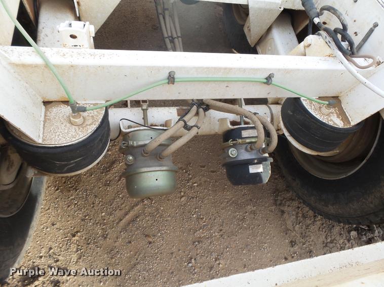 image for item DB1874 2007 Castleton bottom dump trailer