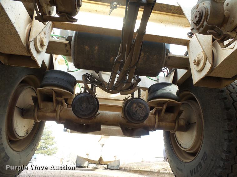 image for item DB1874 2007 Castleton bottom dump trailer