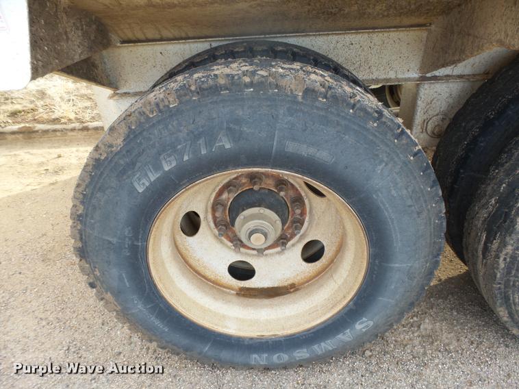 image for item DB1874 2007 Castleton bottom dump trailer