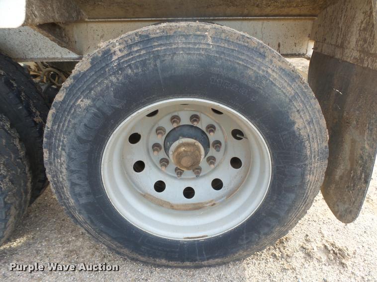 image for item DB1874 2007 Castleton bottom dump trailer