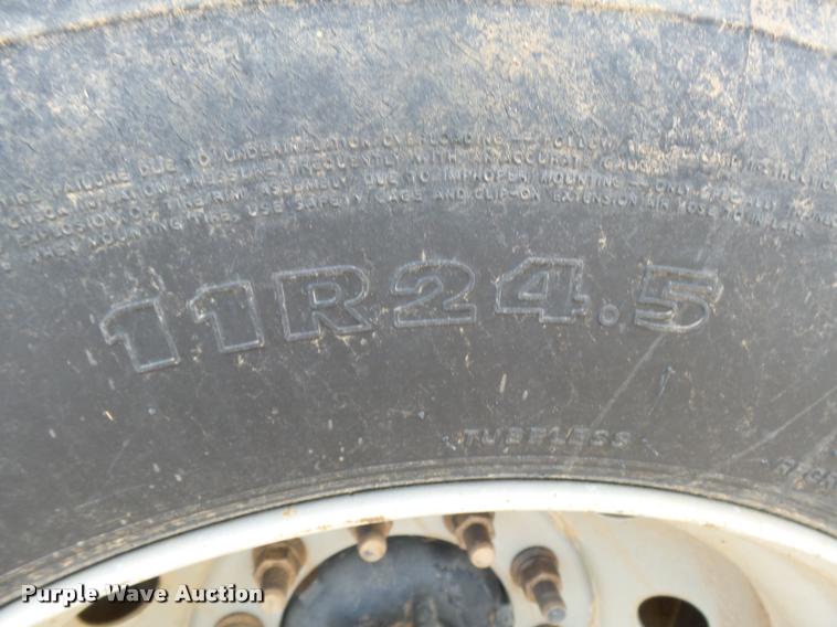 image for item DB1874 2007 Castleton bottom dump trailer