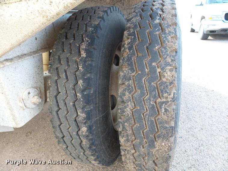 image for item DB1874 2007 Castleton bottom dump trailer