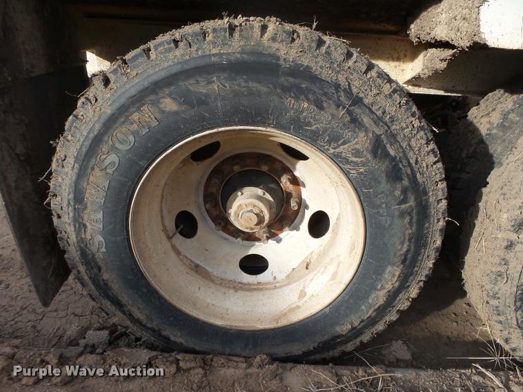 image for item DB1874 2007 Castleton bottom dump trailer