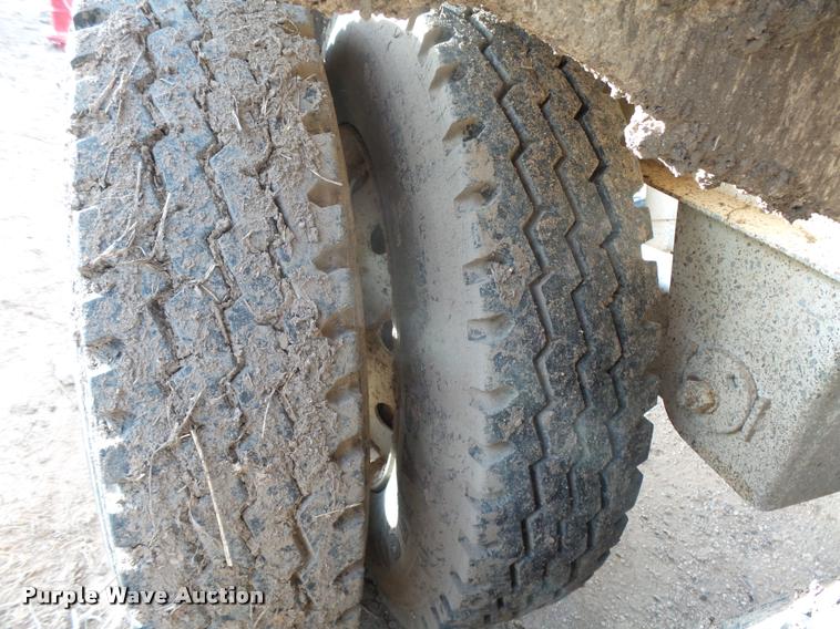 image for item DB1874 2007 Castleton bottom dump trailer