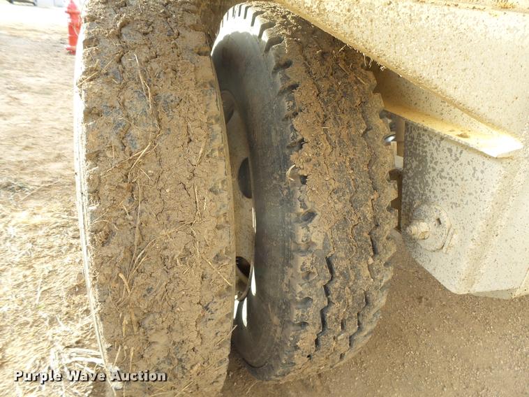 image for item DB1874 2007 Castleton bottom dump trailer