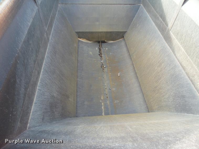 image for item DB1874 2007 Castleton bottom dump trailer