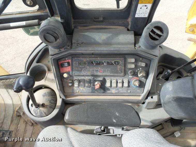 image for item DB1907 2005 John Deere 310SG backhoe