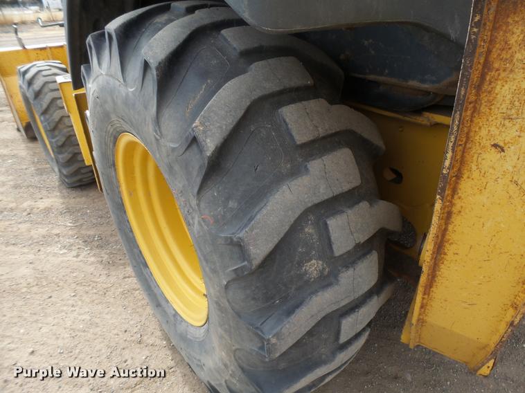 image for item DB1907 2005 John Deere 310SG backhoe