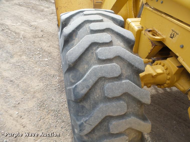 image for item DB1907 2005 John Deere 310SG backhoe