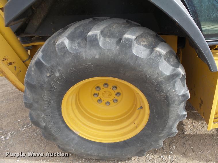 image for item DB1907 2005 John Deere 310SG backhoe