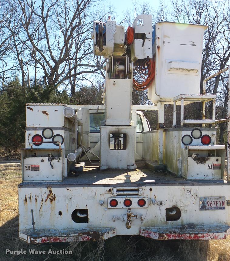 image for item DB2318 1994 Ford F700 bucket truck