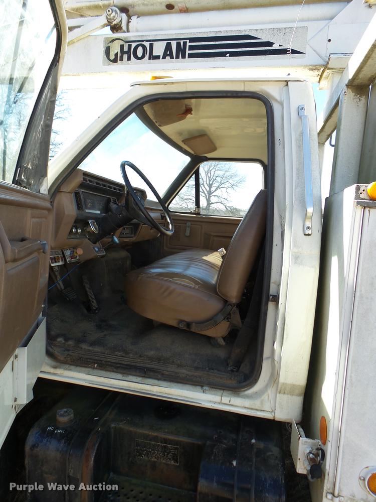 image for item DB2318 1994 Ford F700 bucket truck