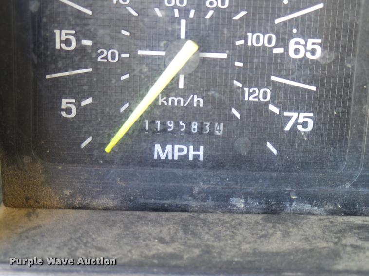 image for item DB2318 1994 Ford F700 bucket truck