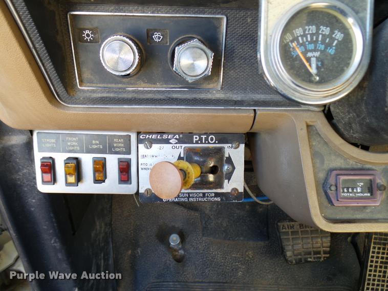 image for item DB2318 1994 Ford F700 bucket truck