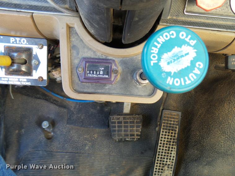 image for item DB2318 1994 Ford F700 bucket truck