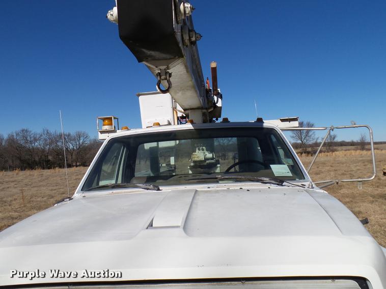 image for item DB2318 1994 Ford F700 bucket truck