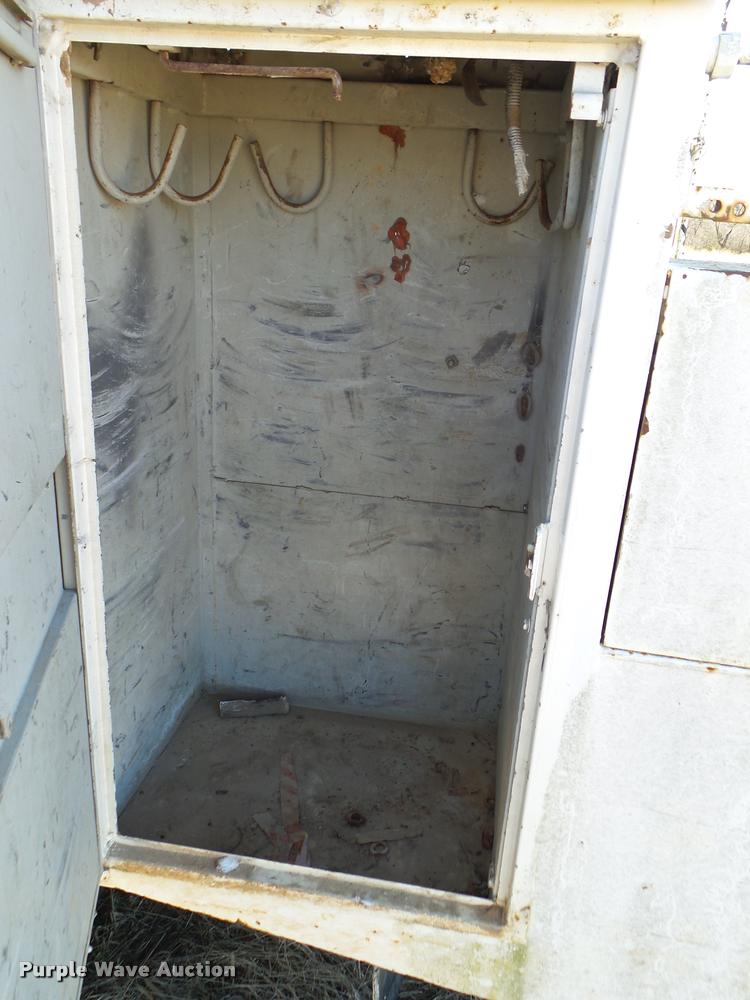 image for item DB2318 1994 Ford F700 bucket truck