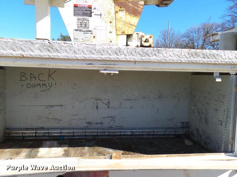 image for item DB2318 1994 Ford F700 bucket truck