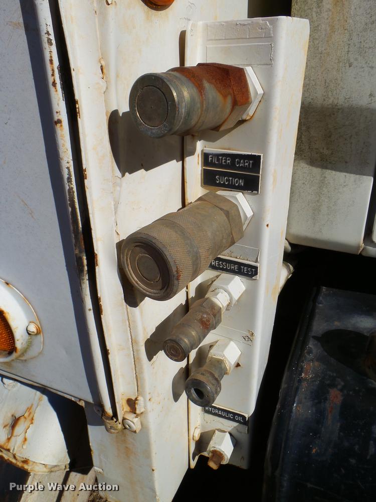 image for item DB2318 1994 Ford F700 bucket truck