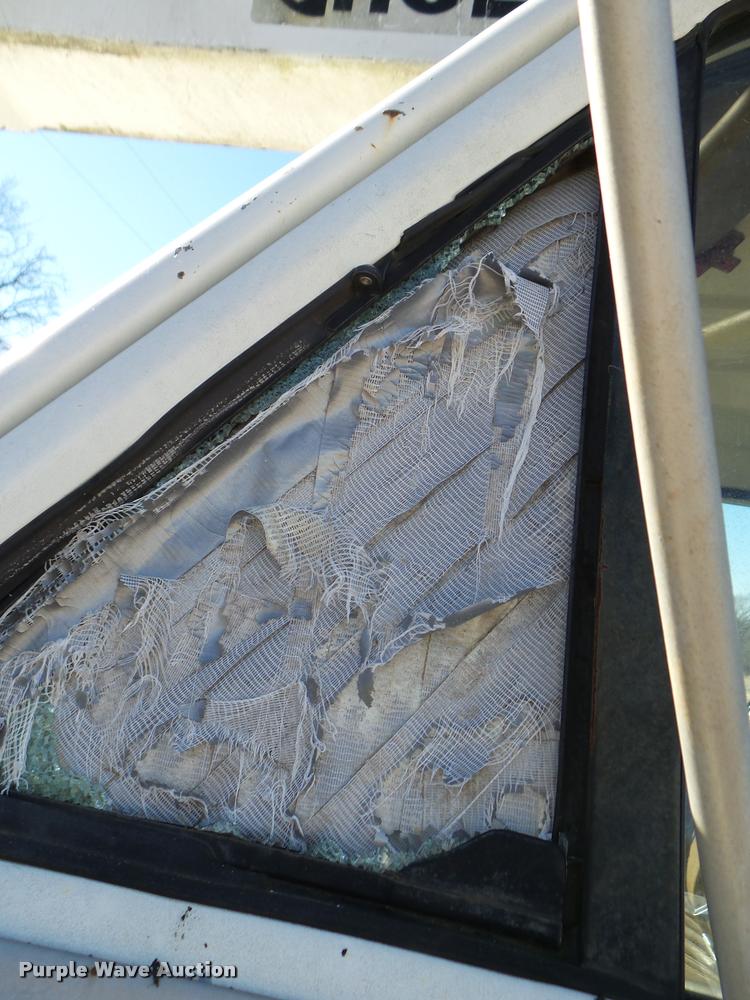 image for item DB2318 1994 Ford F700 bucket truck