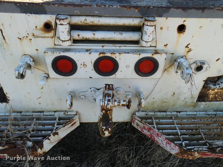 image for item DB2318 1994 Ford F700 bucket truck