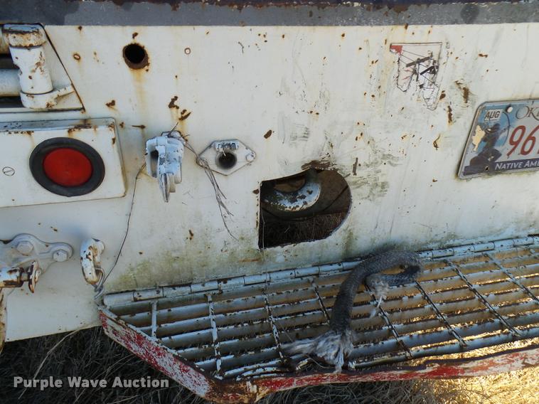 image for item DB2318 1994 Ford F700 bucket truck