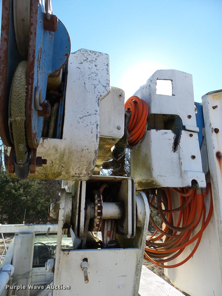 image for item DB2318 1994 Ford F700 bucket truck