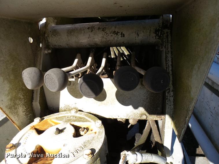 image for item DB2318 1994 Ford F700 bucket truck