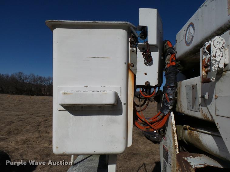 image for item DB2318 1994 Ford F700 bucket truck