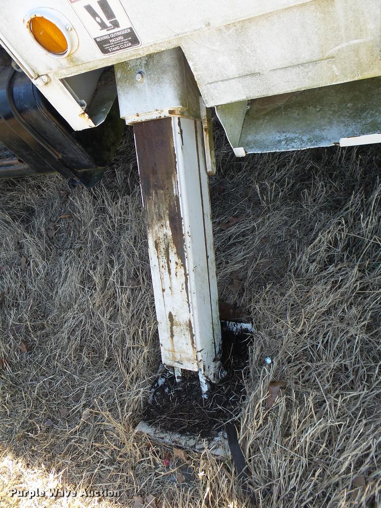 image for item DB2318 1994 Ford F700 bucket truck