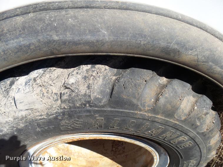 image for item DB2318 1994 Ford F700 bucket truck