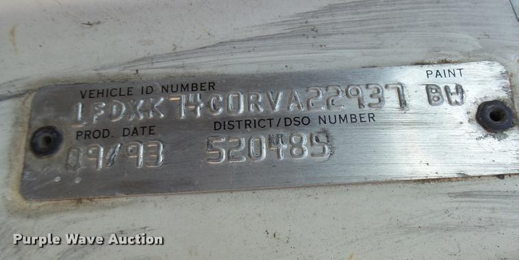 image for item DB2318 1994 Ford F700 bucket truck