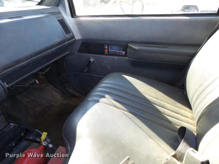 image for item DB2320 1997 GMC C7500 bucket truck