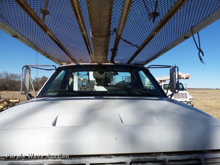 image for item DB2320 1997 GMC C7500 bucket truck