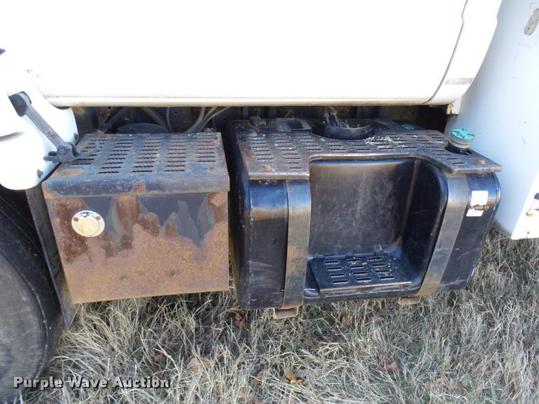 image for item DB2320 1997 GMC C7500 bucket truck