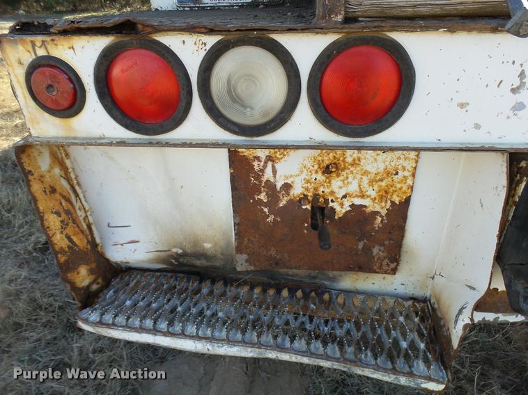 image for item DB2320 1997 GMC C7500 bucket truck