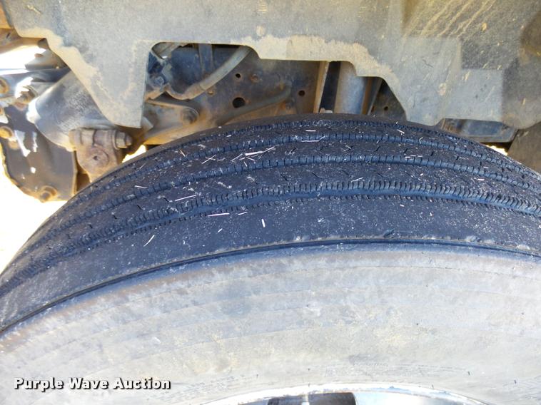 image for item DB2320 1997 GMC C7500 bucket truck