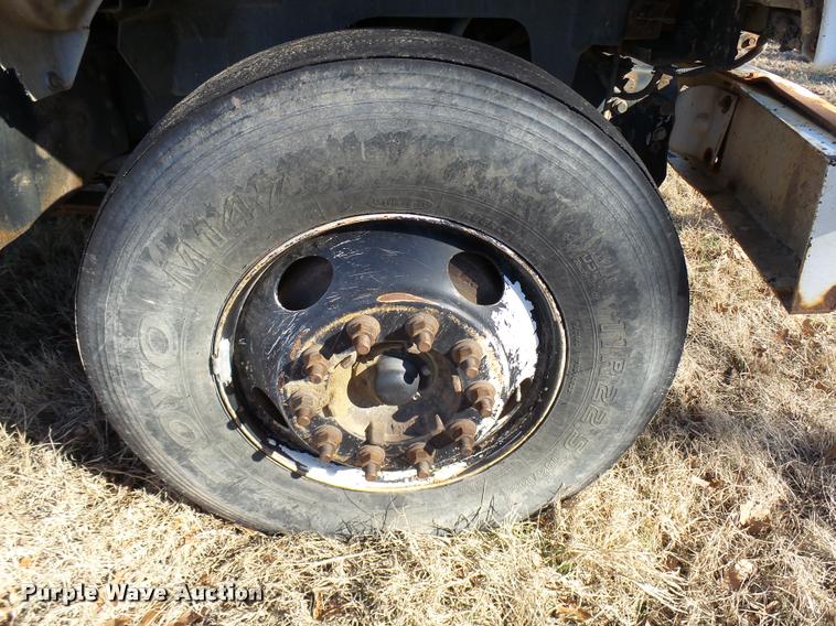 image for item DB2320 1997 GMC C7500 bucket truck