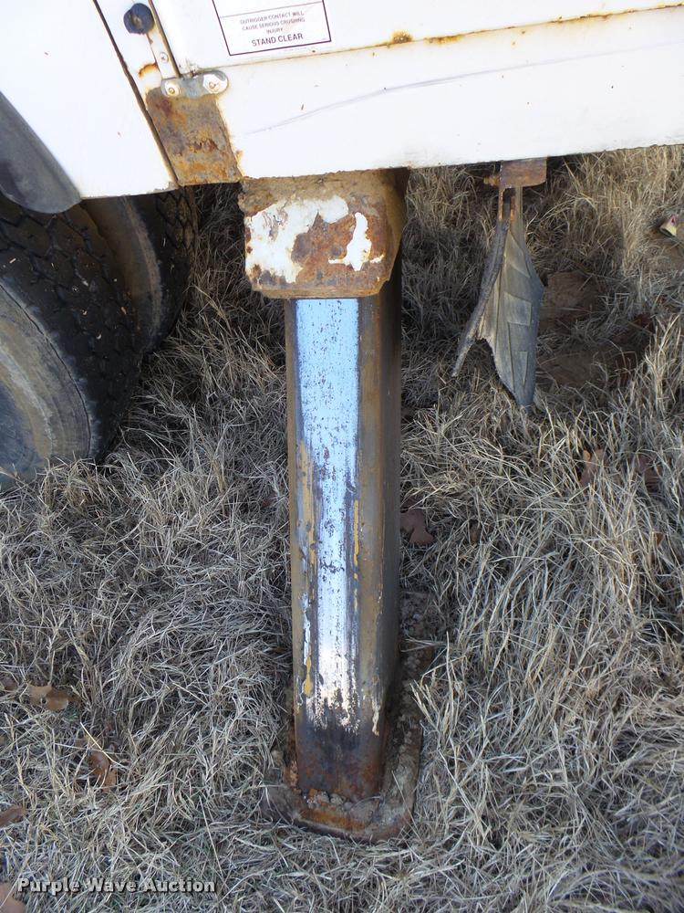 image for item DB2320 1997 GMC C7500 bucket truck