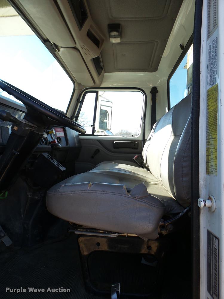 image for item DB2321 2001 International 4900 bucket truck material handler