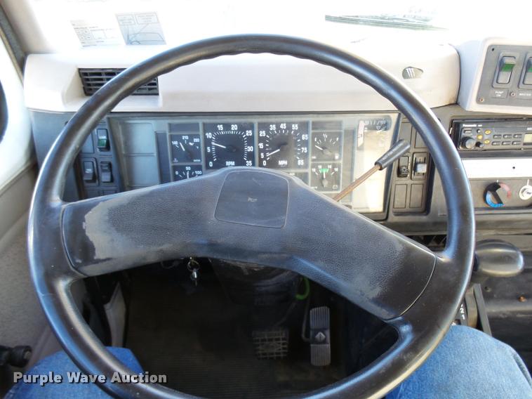 image for item DB2321 2001 International 4900 bucket truck material handler