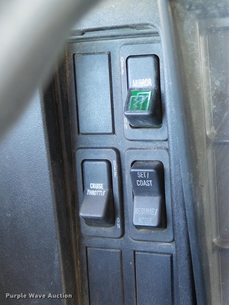 image for item DB2321 2001 International 4900 bucket truck material handler