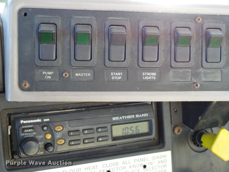 image for item DB2321 2001 International 4900 bucket truck material handler