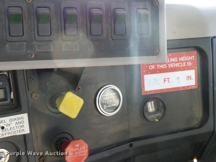 image for item DB2321 2001 International 4900 bucket truck material handler