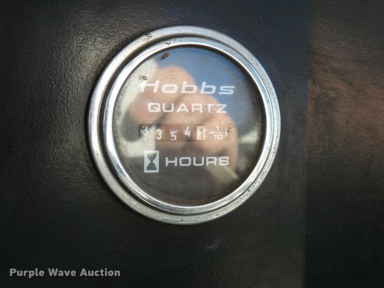 image for item DB2321 2001 International 4900 bucket truck material handler